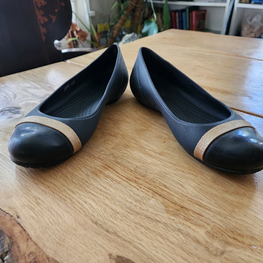 Crocs Ballet Flats Black with Gold Accents Comfortable Womens Shoes Size 8 - Picture 5 of 9